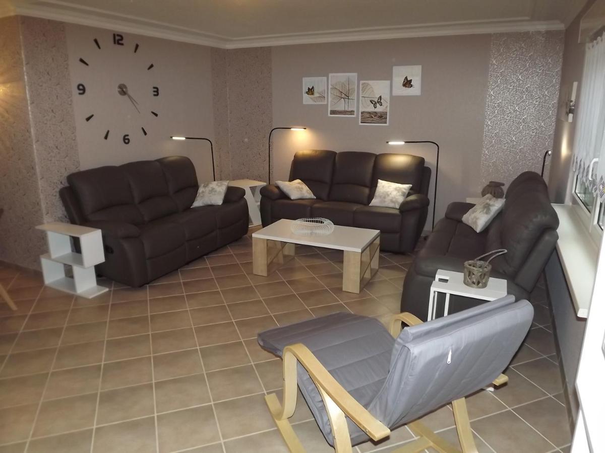 Lauta Grosszuegige Ferienwohnung Am Waldesrand Im Seenland מראה חיצוני תמונה