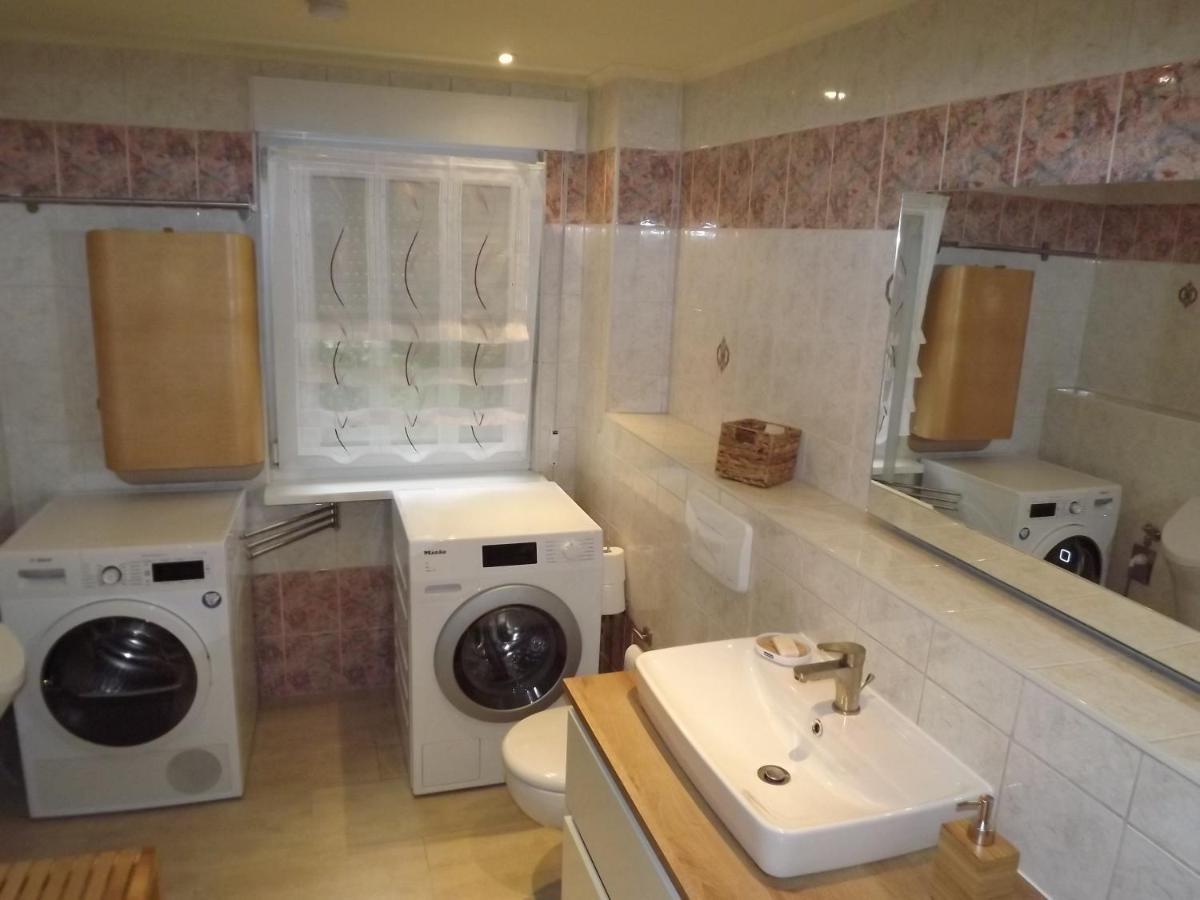 Lauta Grosszuegige Ferienwohnung Am Waldesrand Im Seenland מראה חיצוני תמונה