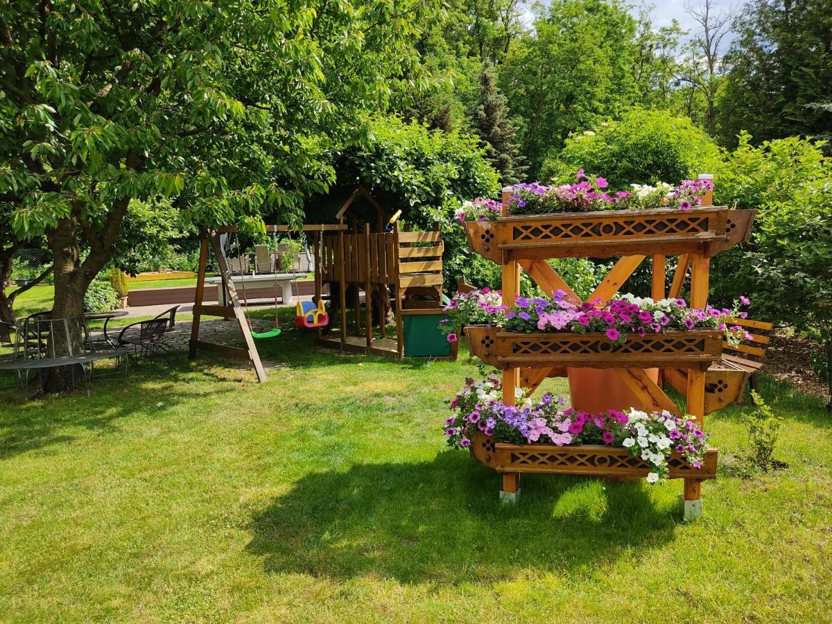 Lauta Grosszuegige Ferienwohnung Am Waldesrand Im Seenland מראה חיצוני תמונה