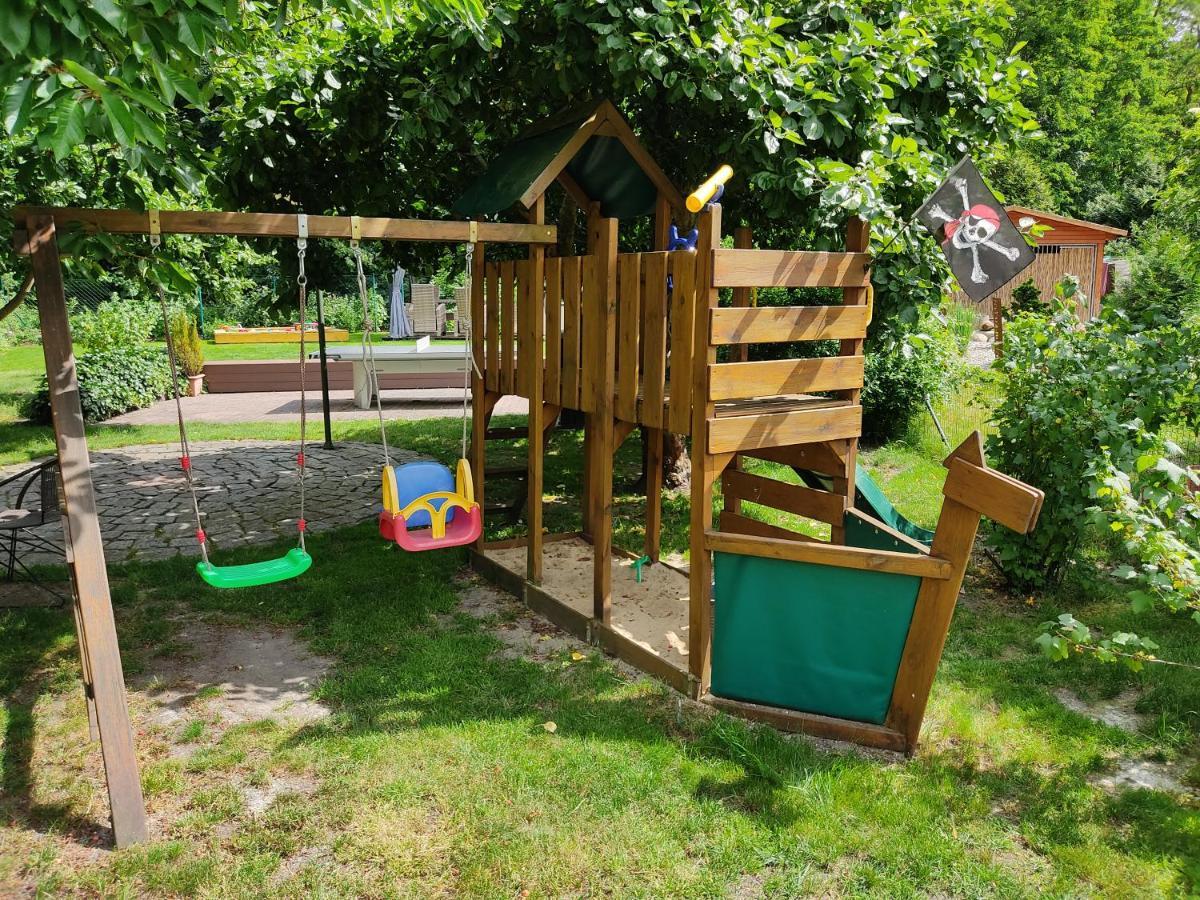 Lauta Grosszuegige Ferienwohnung Am Waldesrand Im Seenland מראה חיצוני תמונה
